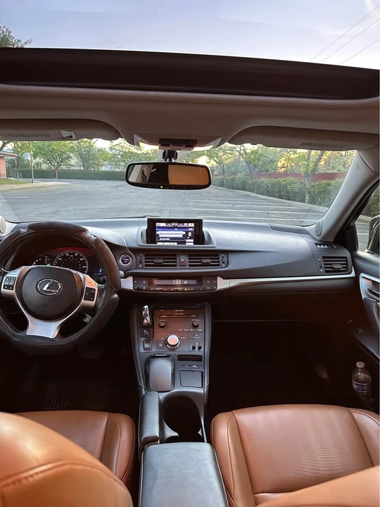 2013 Lexus CT - Image 8 of 14