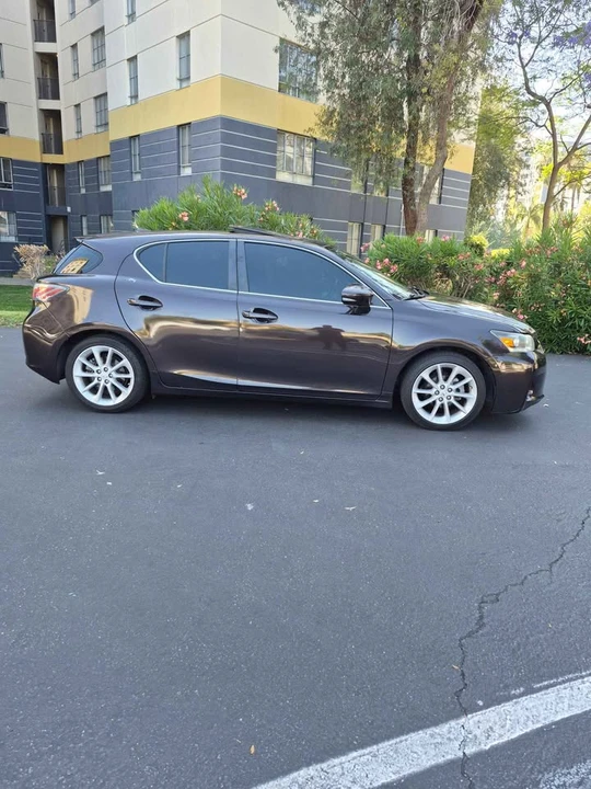 2013 Lexus CT - Image 3 of 10