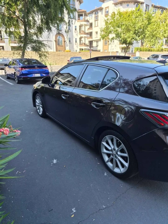 2013 Lexus CT - Image 4 of 10