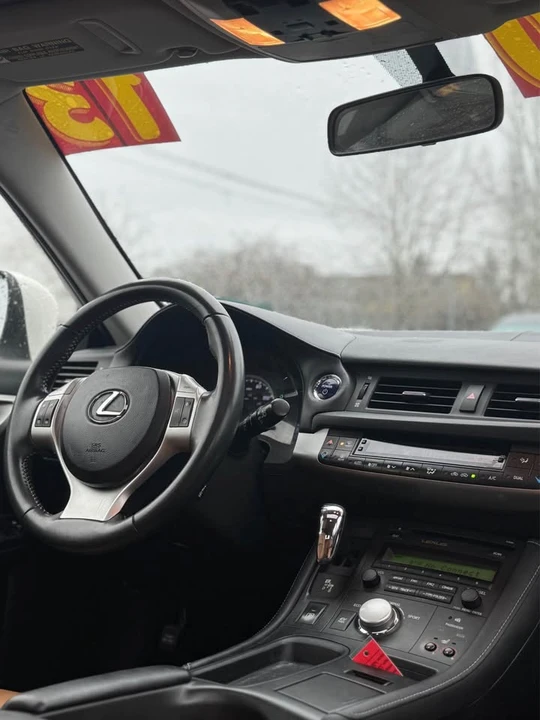 2013 Lexus CT - Image 16 of 19