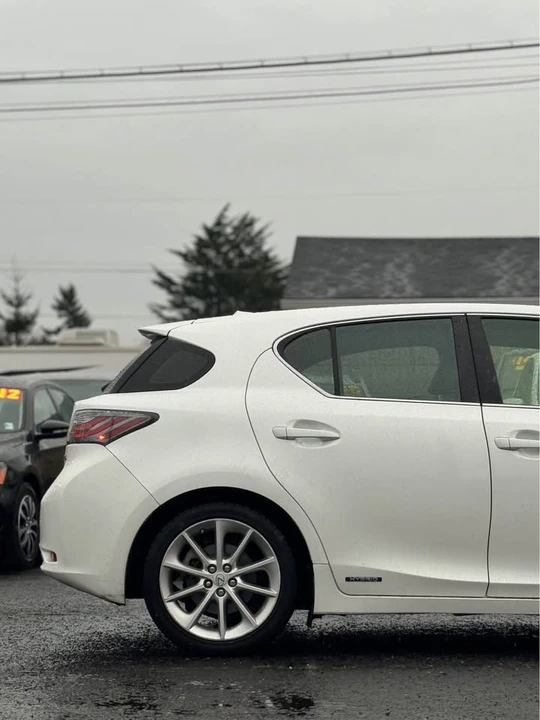 2013 Lexus CT - Image 13 of 19