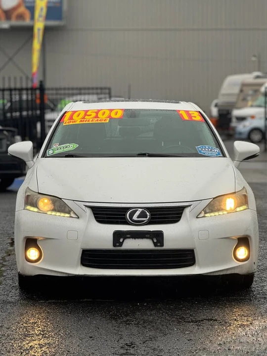 2013 Lexus CT - Image 2 of 19