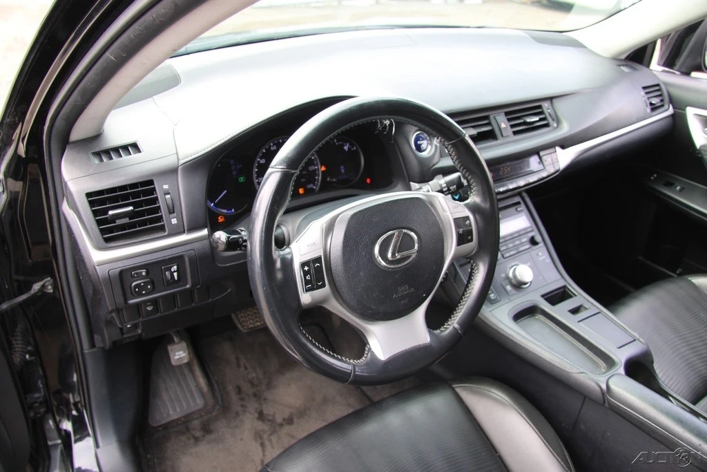 2013 Lexus CT - Image 16 of 21