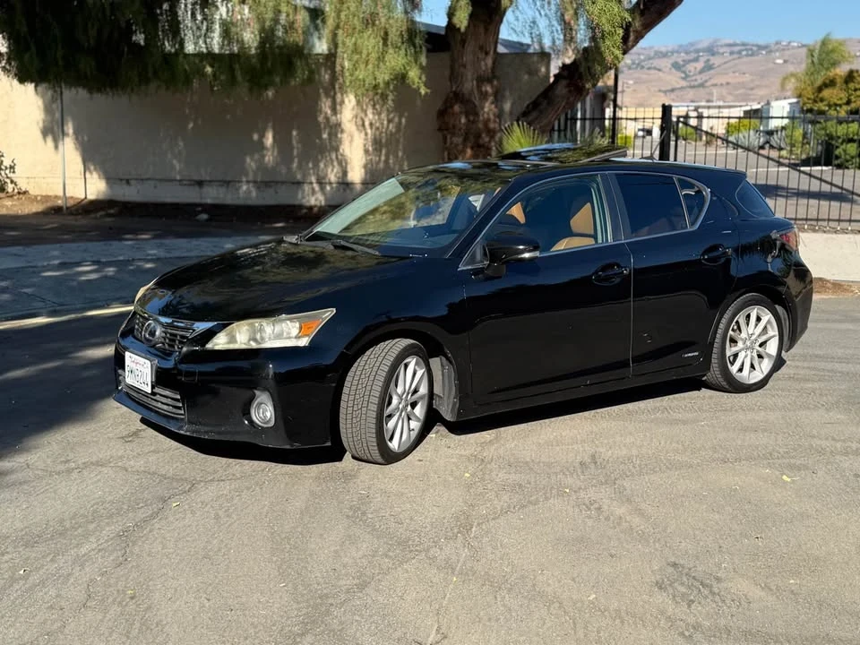2013 Lexus CT - Image 2 of 19
