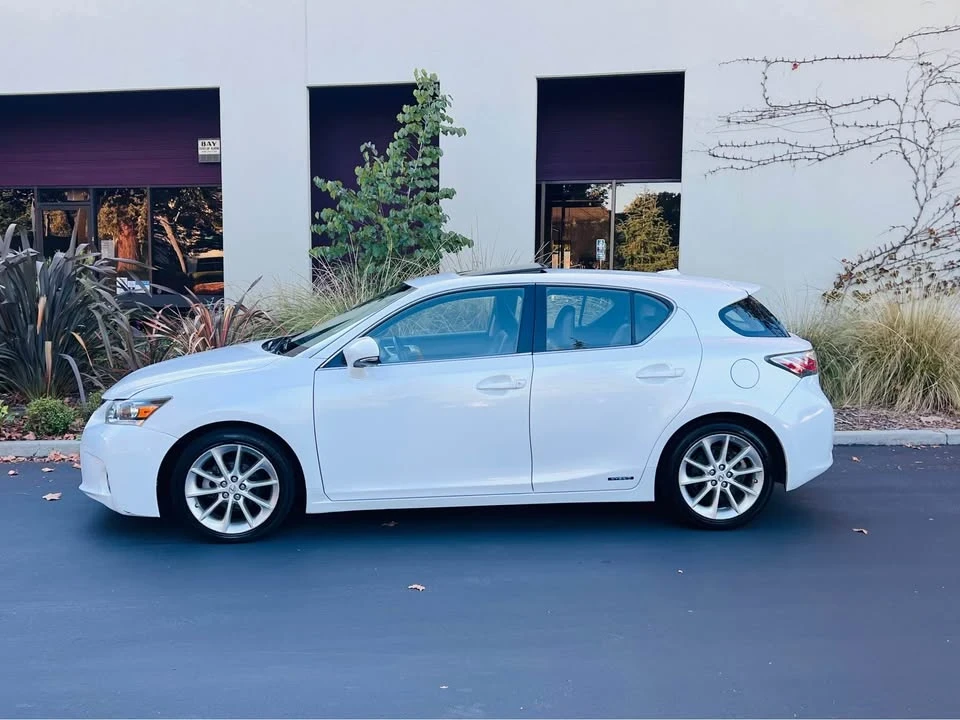 2013 Lexus CT - Image 3 of 13
