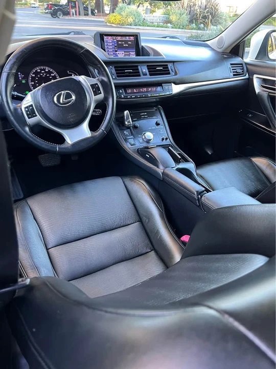 2013 Lexus CT - Image 11 of 13