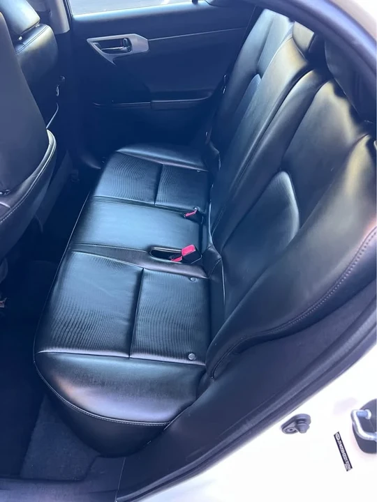 2013 Lexus CT - Image 10 of 13