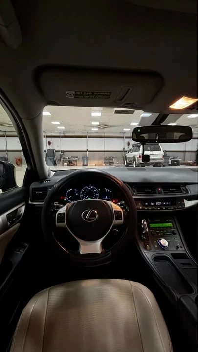 2013 Lexus CT - Image 18 of 19