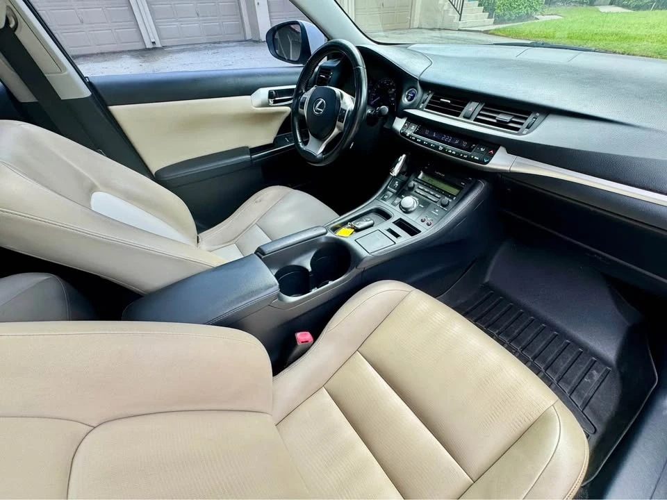 2013 Lexus CT - Image 8 of 14