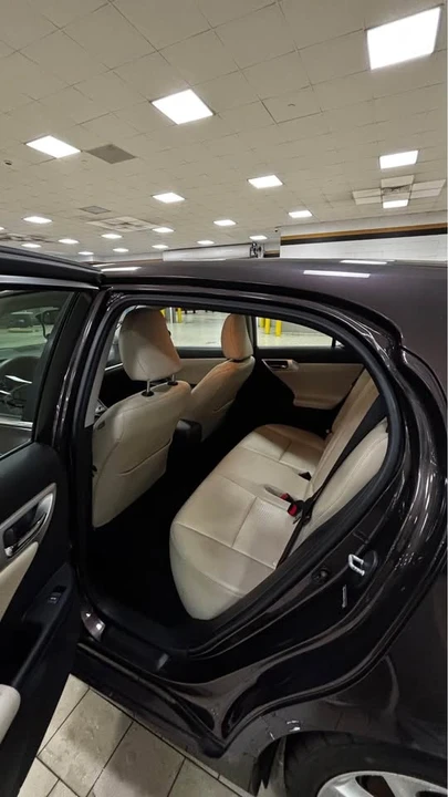 2013 Lexus CT - Image 13 of 19