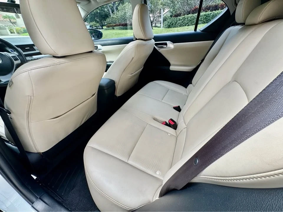 2013 Lexus CT - Image 12 of 14