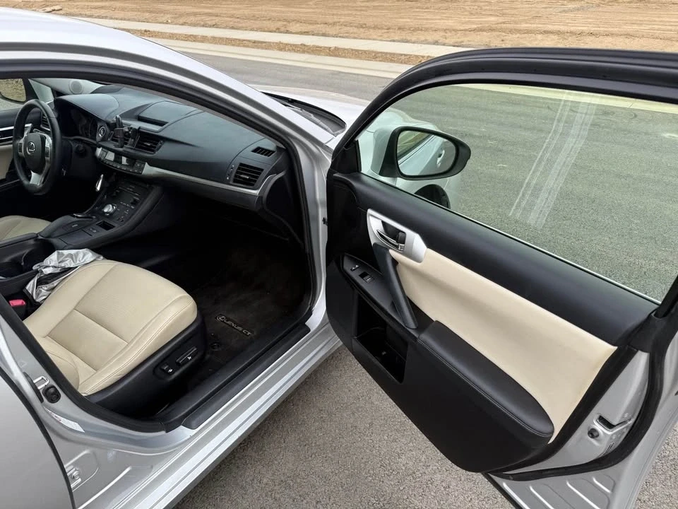 2013 Lexus CT - Image 9 of 19
