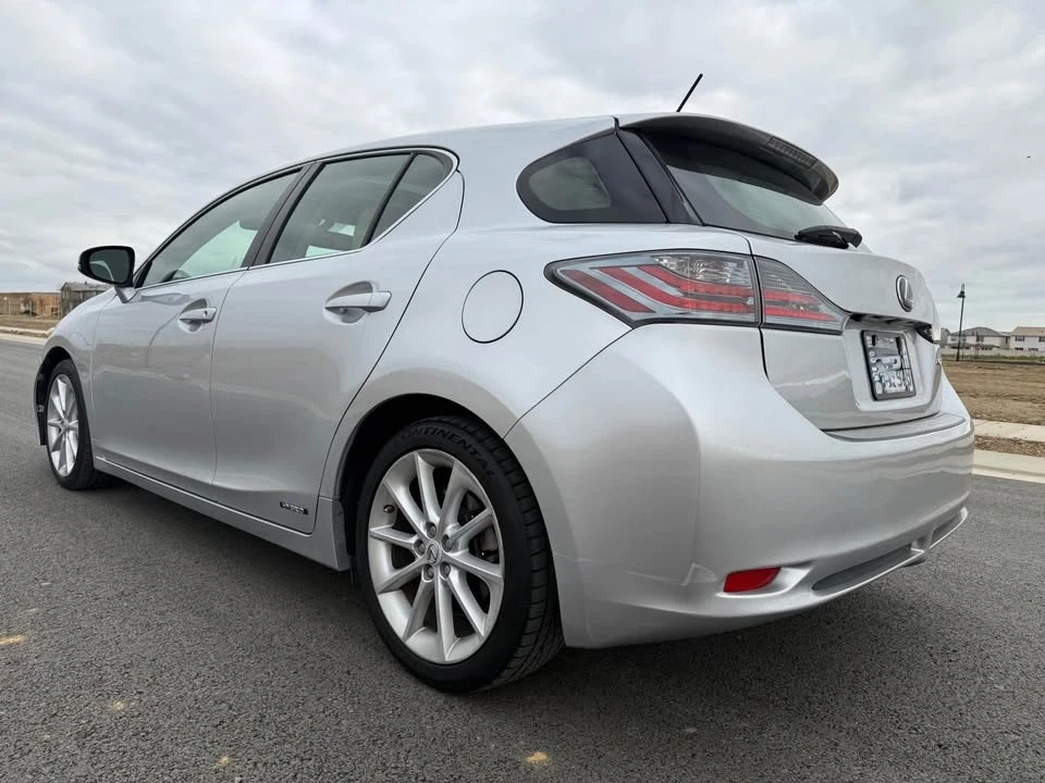 2013 Lexus CT - Image 16 of 20
