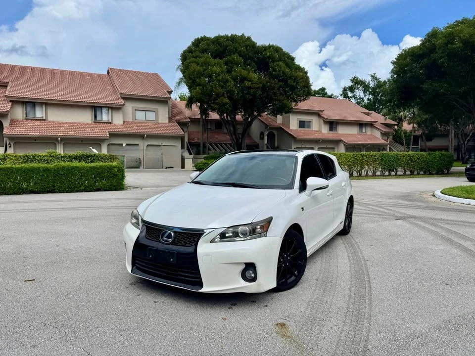 2013 Lexus CT - Image 2 of 14
