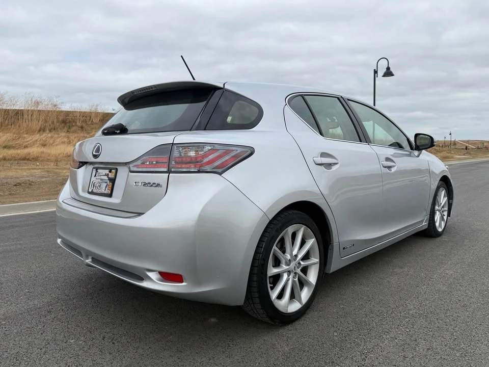 2013 Lexus CT - Image 13 of 19