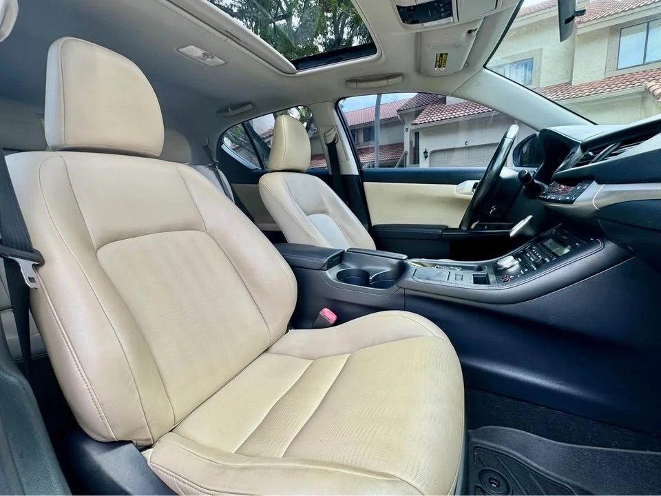 2013 Lexus CT - Image 9 of 14