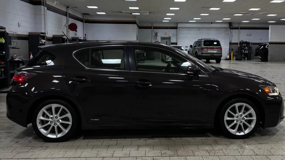 2013 Lexus CT - Image 3 of 19