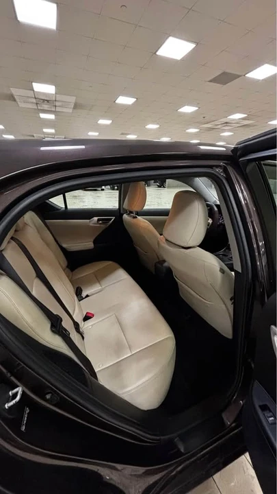 2013 Lexus CT - Image 17 of 19
