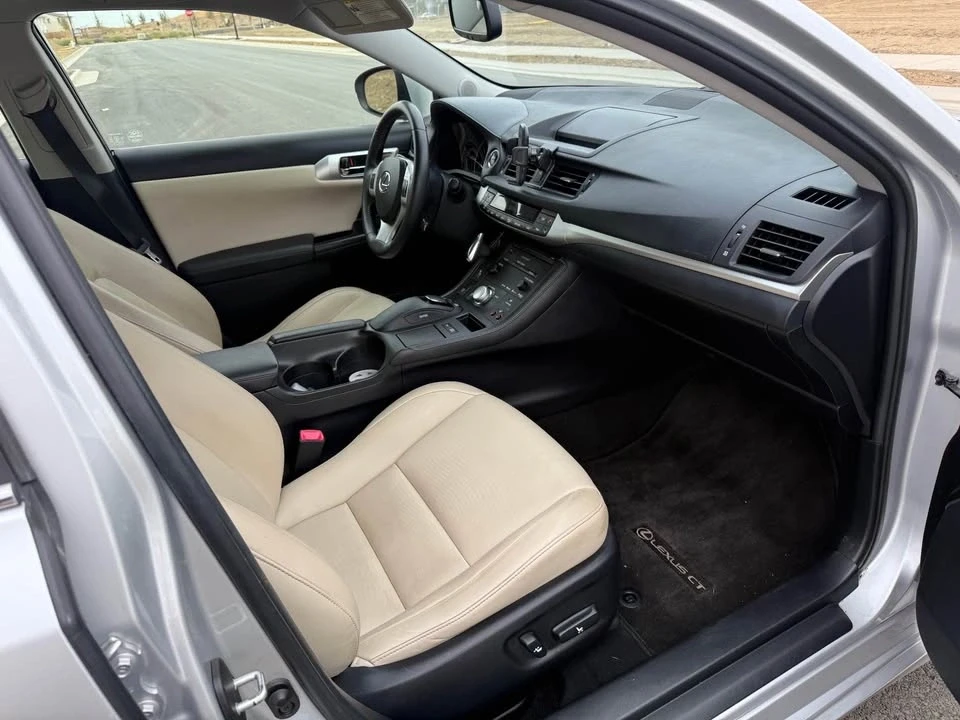 2013 Lexus CT - Image 10 of 20