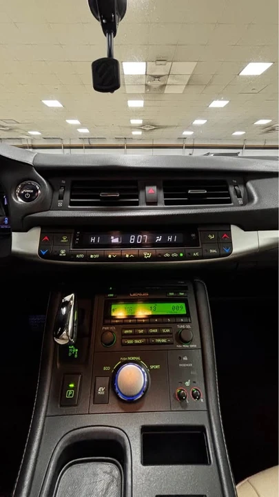 2013 Lexus CT - Image 19 of 19