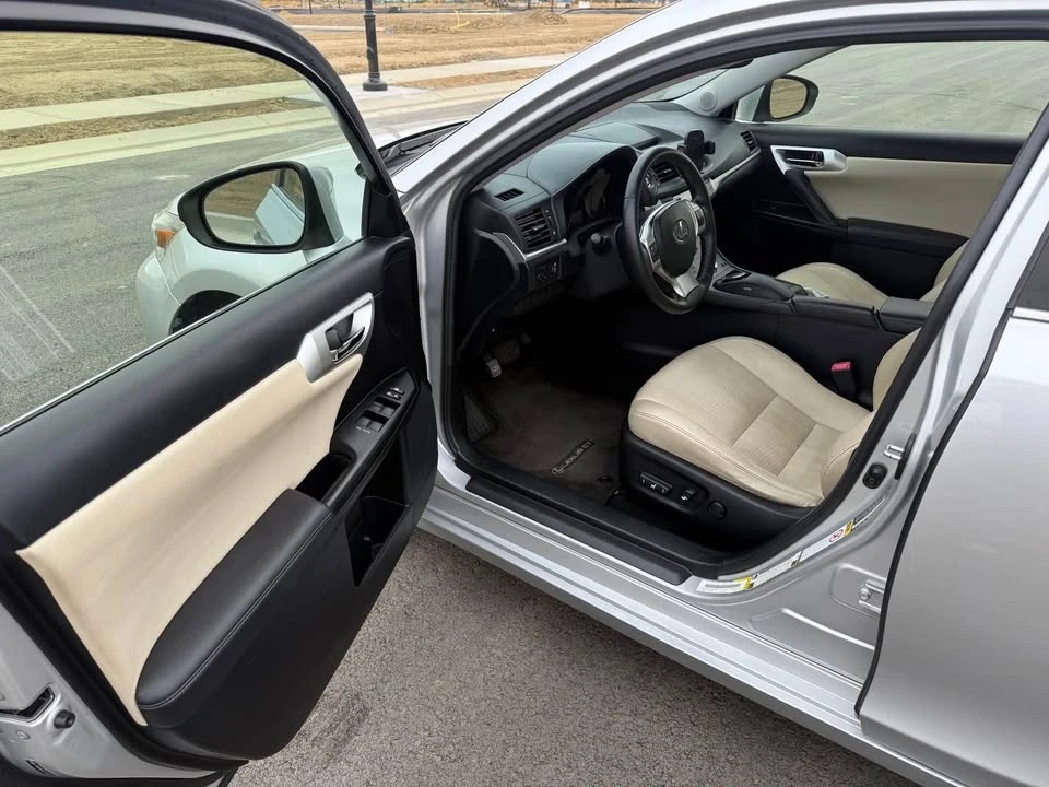 2013 Lexus CT - Image 6 of 20