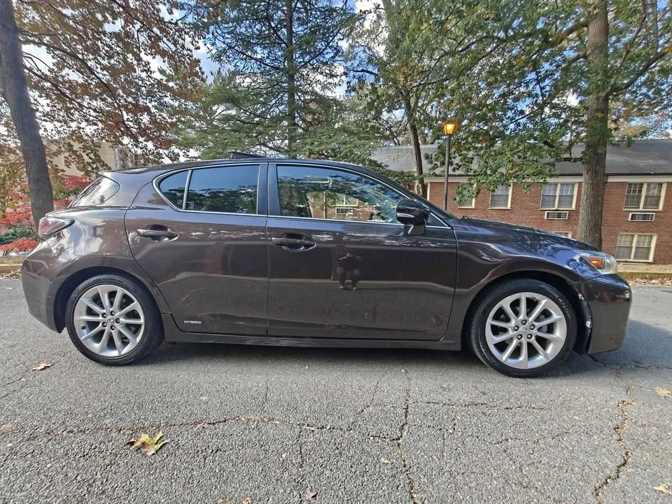 2013 Lexus CT - Image 2 of 15