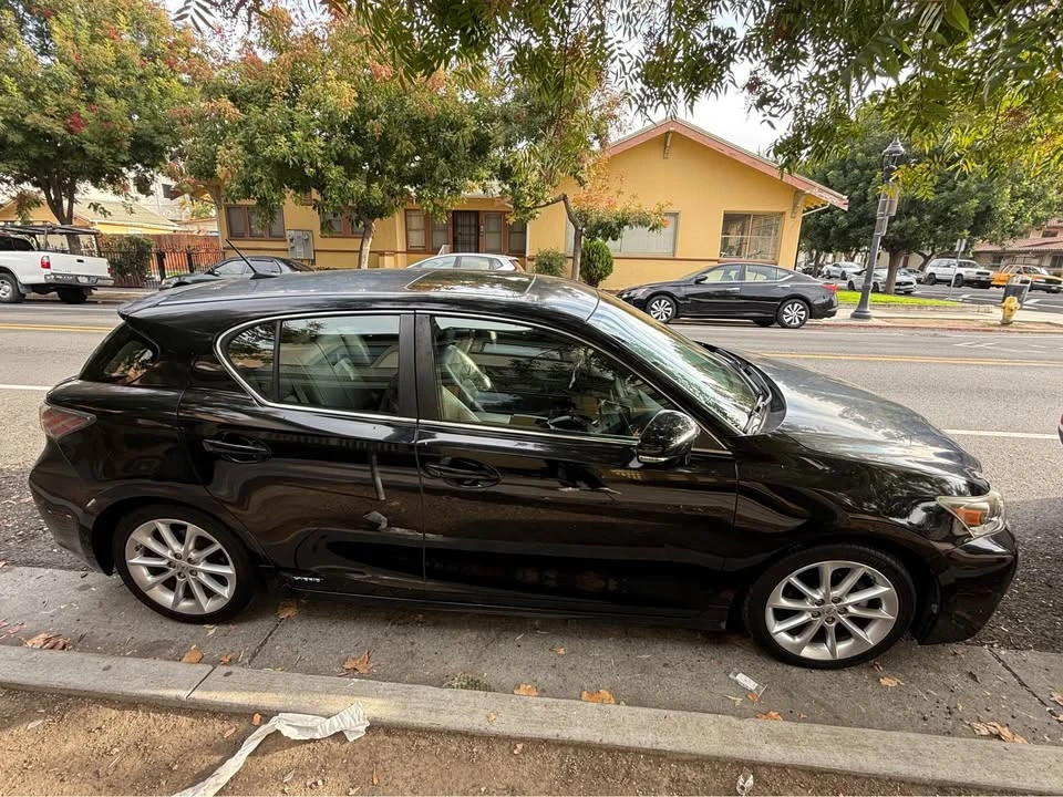 2013 Lexus CT - Image 4 of 4