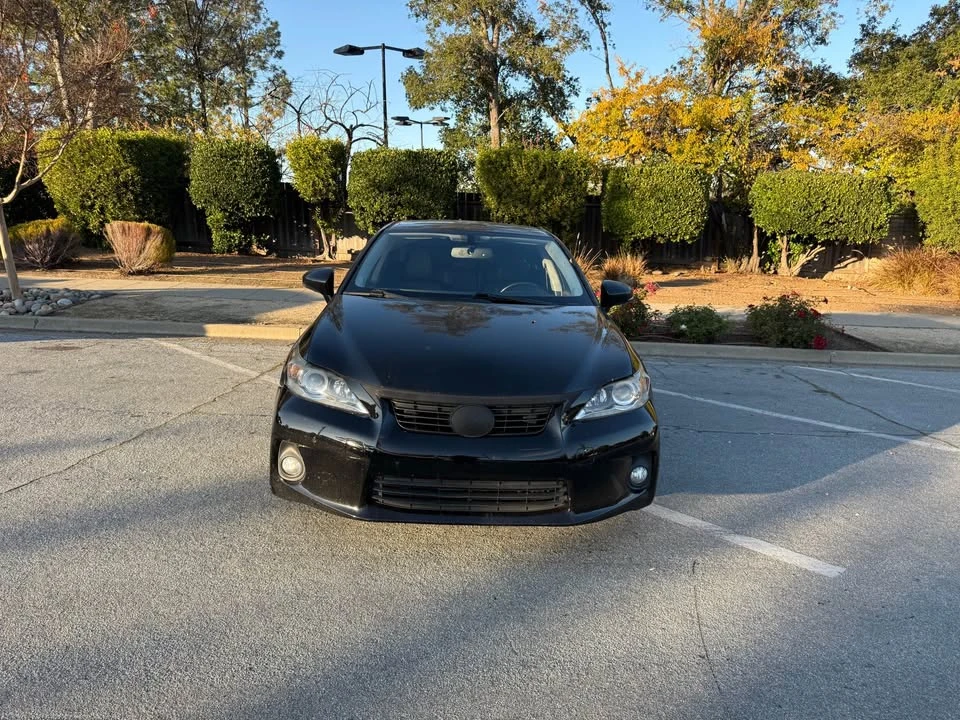 2013 Lexus CT - Image 2 of 16