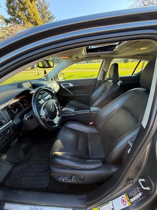 2013 Lexus CT - Image 8 of 8