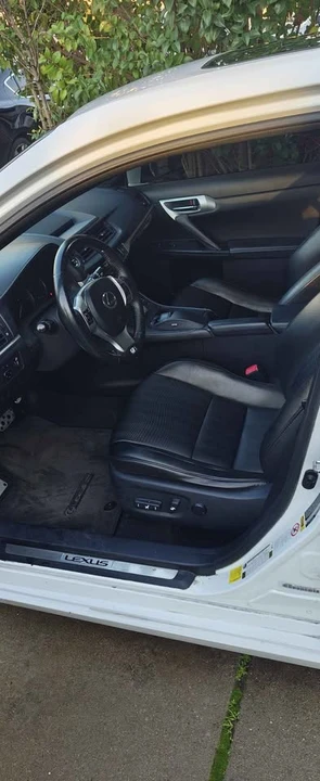 2013 Lexus CT - Image 3 of 8