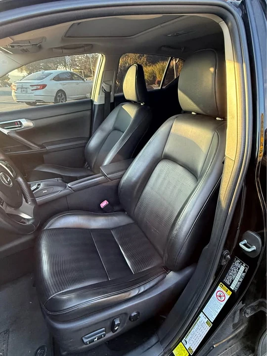 2013 Lexus CT - Image 8 of 16