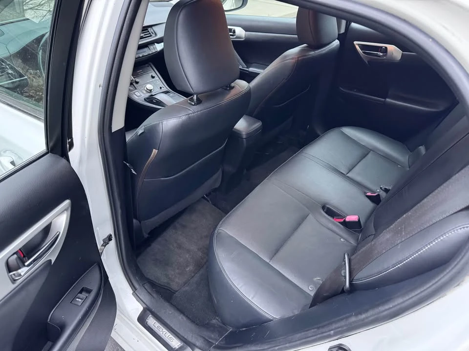 2013 Lexus CT - Image 10 of 15