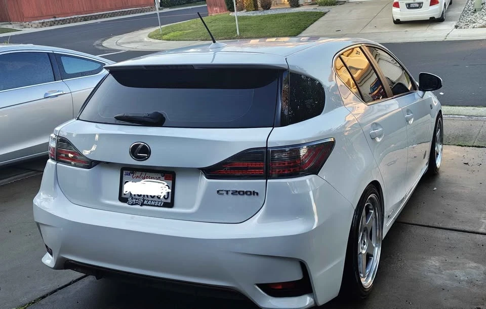 2013 Lexus CT - Image 2 of 8