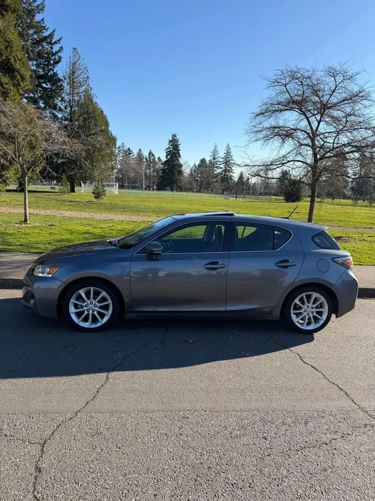 2013 Lexus CT - Image 2 of 8