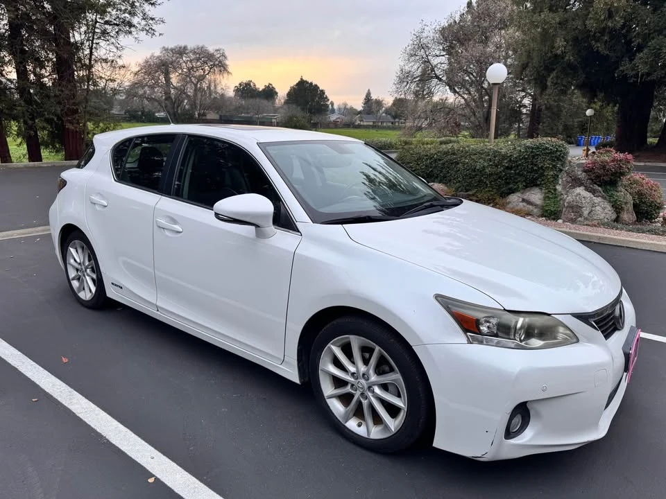 2013 Lexus CT - Image 4 of 15