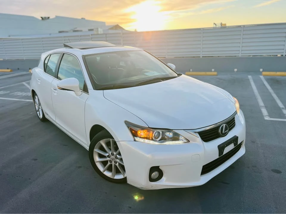 2013 Lexus CT - Image 5 of 14