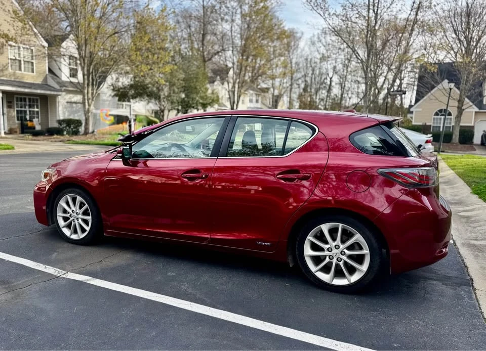 2013 Lexus CT - Image 18 of 19