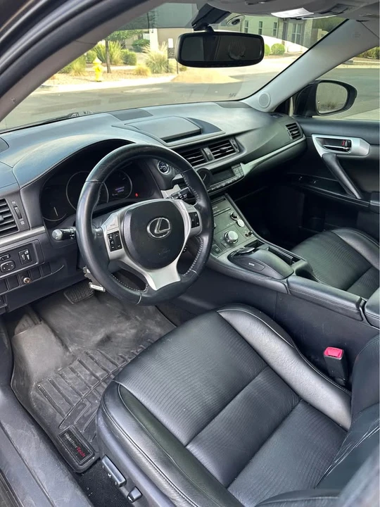 2013 Lexus CT - Image 9 of 15