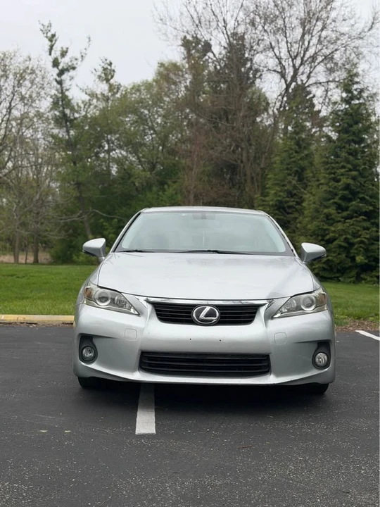 2013 Lexus CT - Image 2 of 18