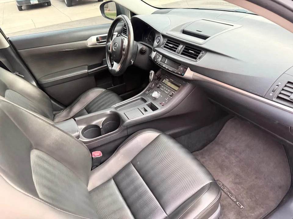 2013 Lexus CT - Image 6 of 8