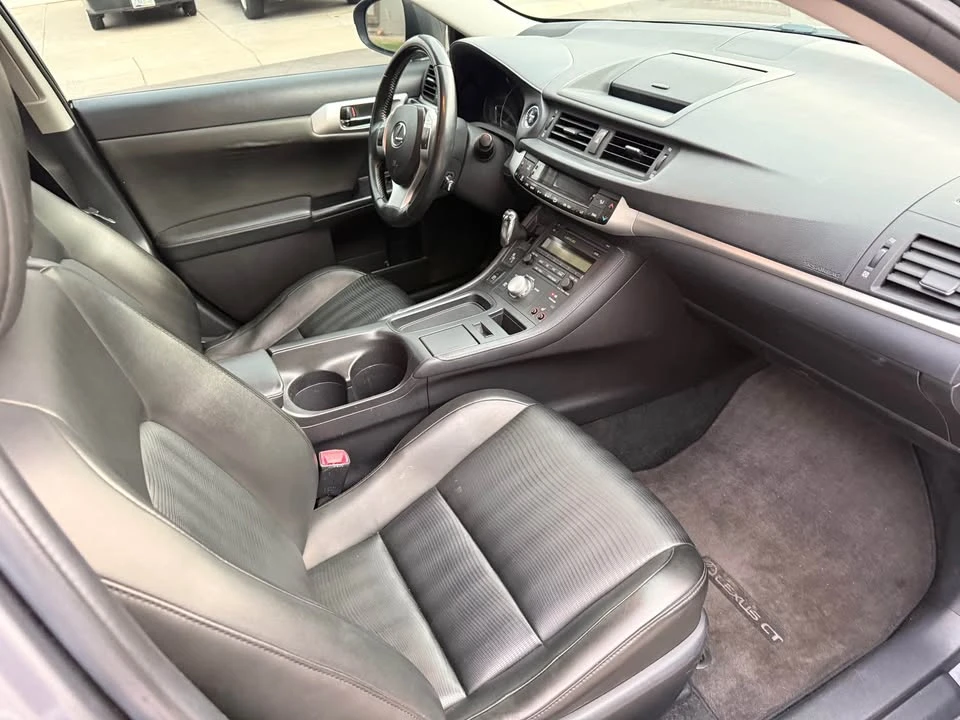 2013 Lexus CT - Image 4 of 8