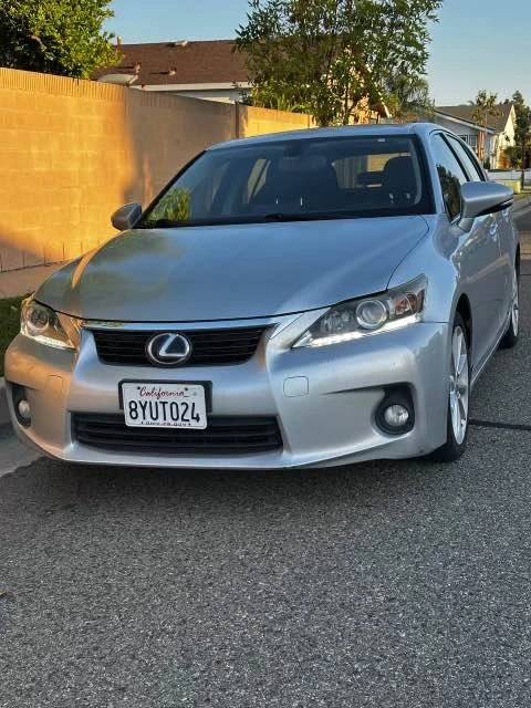 2013 Lexus CT - Image 2 of 11