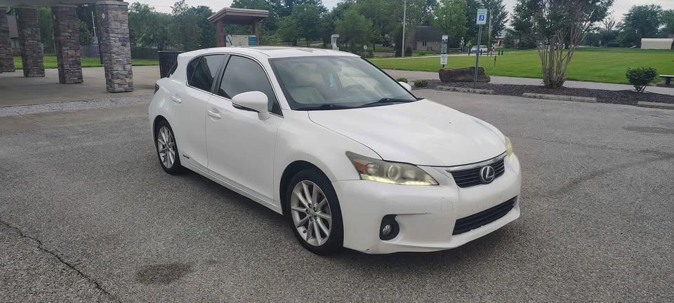 2013 Lexus CT - Image 2 of 7