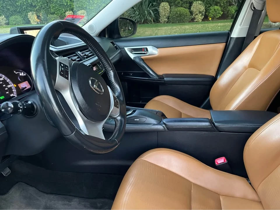 2013 Lexus CT - Image 16 of 20