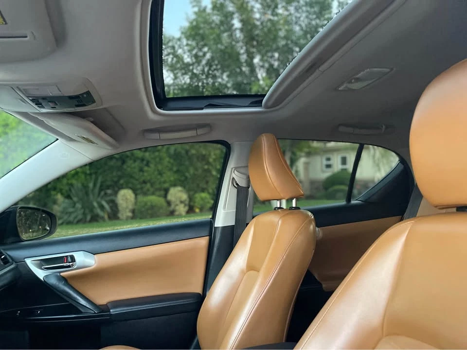 2013 Lexus CT - Image 15 of 20