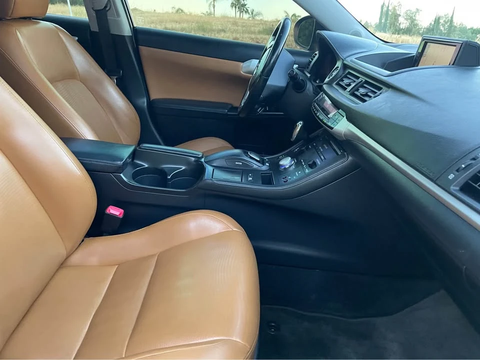 2013 Lexus CT - Image 13 of 20