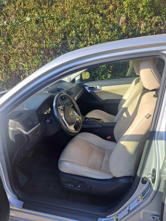 2013 Lexus CT - Image 10 of 11