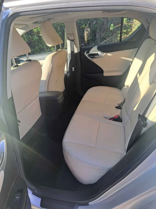 2013 Lexus CT - Image 7 of 11