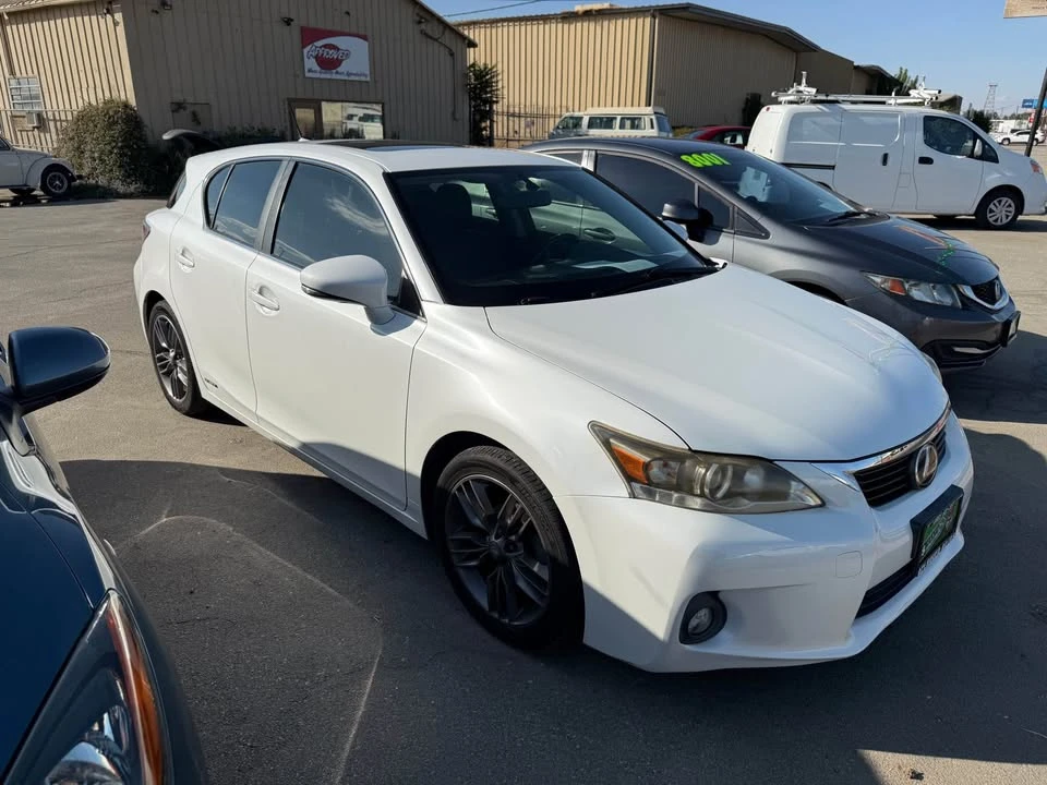 2013 Lexus CT - Image 2 of 6