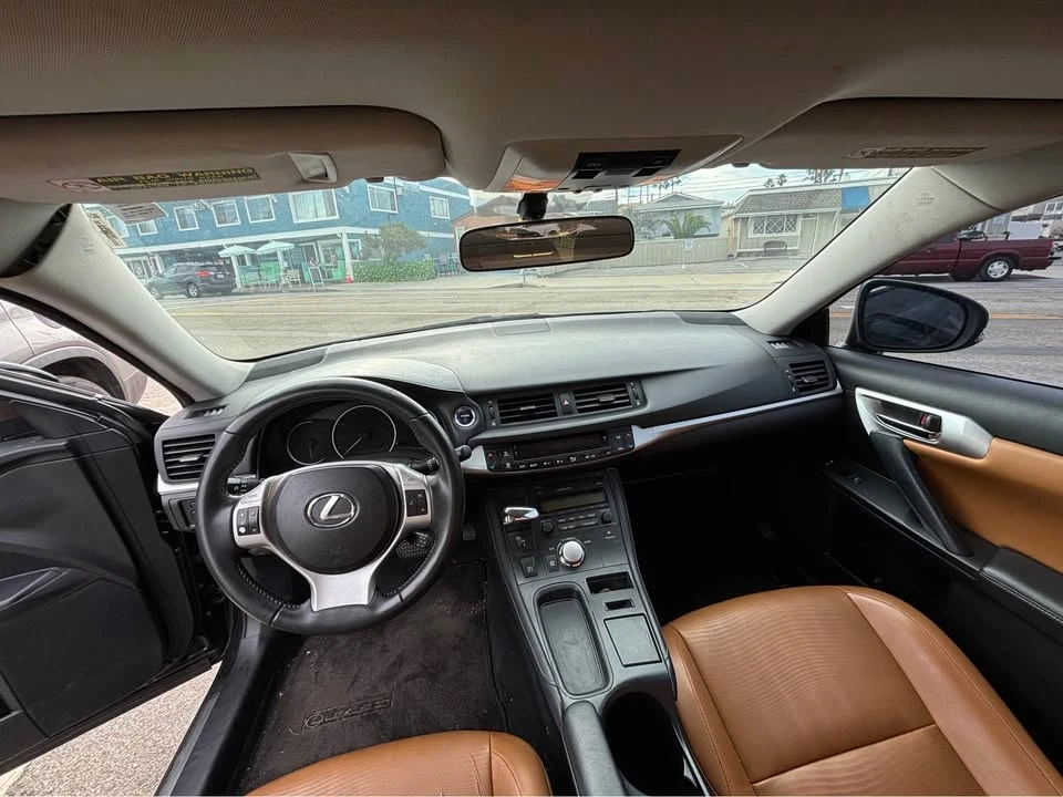 2013 Lexus CT - Image 7 of 10